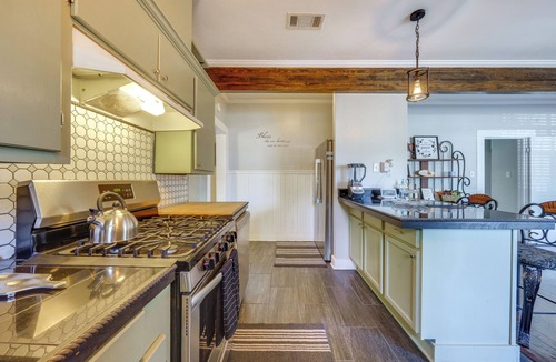Alexandria House | Quiet Home Near I-49, Downtown & 2 Hospitals