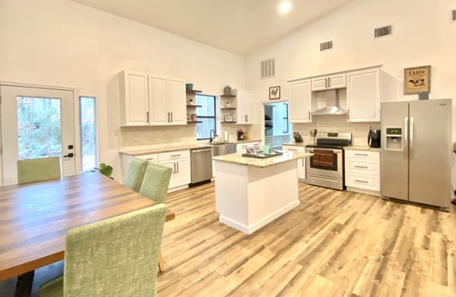 Gilmer House | Quiet home near private lake/minutes from shopping/restaurants
