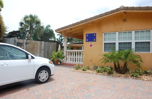 Dolphin Isles Apartment | Quiet Oasis w/pool – Steps to beach