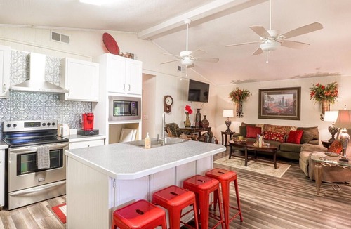 Moss Point House | Quite home on the river