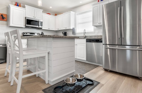 Dune Allen Beach House | Raised Cottage 'Dune Fine'- Easy Walk to Beach - Dogs Welcome!