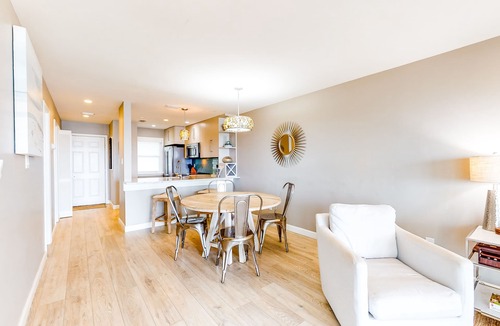 Sunnyside House | Ramsgate getaway w/panoramic view, beach access & shared pool