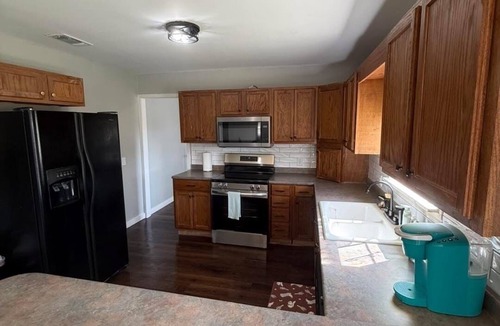 Pittsburg House | Ranch House. 3-bedroom house in beautiful Pittsburg, peaceful country setting