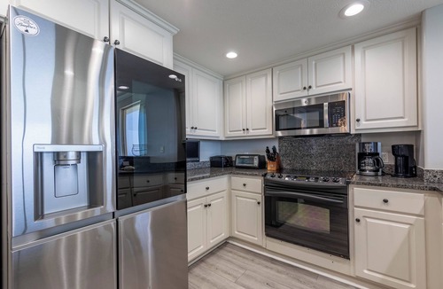 Lower Grand Lagoon Condo | Recently updated luxury unit at Treasure Island resort 3BR * 19th floor.