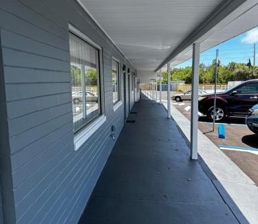 South Daytona Hotel | Red Carpet Inn Daytona Beach
