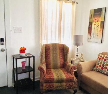Alexandria House | Red Door Lodge of Alexandria 2-Bedrooms 1-Bath