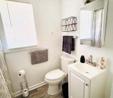 Alexandria House | Red Door Lodge of Alexandria 2-Bedrooms 1-Bath