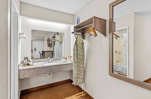 Greater Belhaven Hotel | Red Roof Inn Jackson Downtown - Fairgrounds