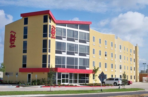Beaumont Hotel | Red Roof Inn & Suites Beaumont