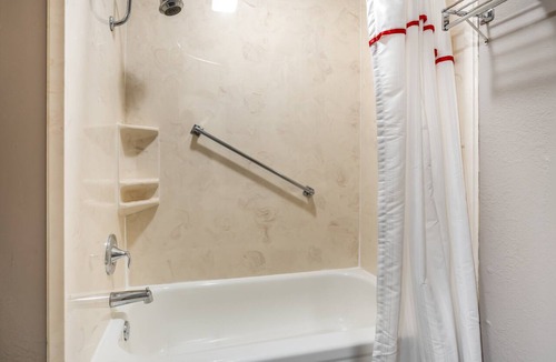 Sulphur Springs Hotel | Red Roof Inn & Suites Sulphur Springs