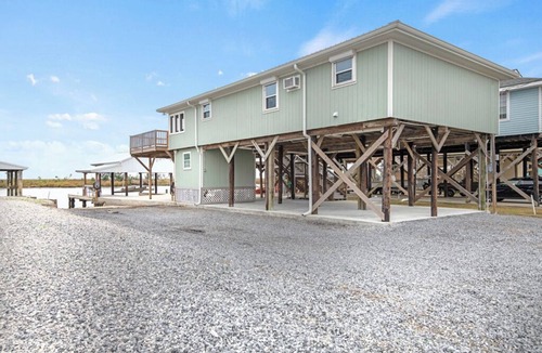 Chauvin House | Redfish Retreat Fishing Camp - On Water - Private Boat Launch; Sleeps 12