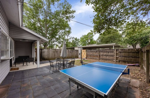 Highlands - Perkins House | Redstick Retreat-Beautiful home with yard near LSU