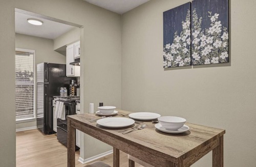 Far North Dallas Apartment | Refined Dallas 1BR|Pool+Gym|Galleria|20 Min to DT