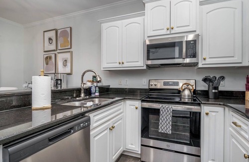 Northport House | Relax at Haute Hideaway! | Minutes from UofA