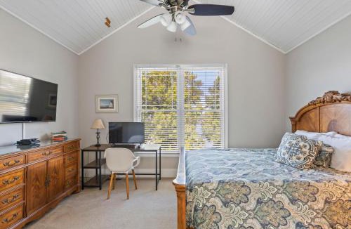 Dadeville House | Relax with Family - Hot Tub, Fire Pit