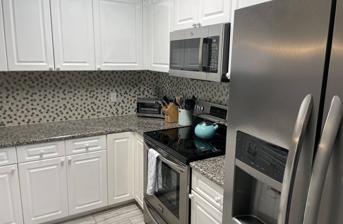 New Smyrna Beach Condo | Relaxing 3BR Condo Steps from Beach | Sleeps 8 | Great Amenities