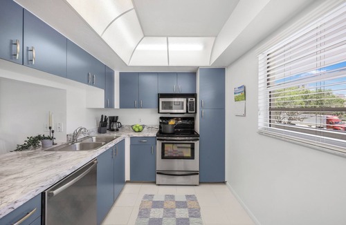 Marco Island Condo | Relaxing condo w/pool, spa, & steps to beach