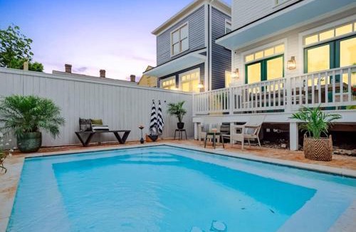 Bywater House | Relaxing Home Private Heated Pool