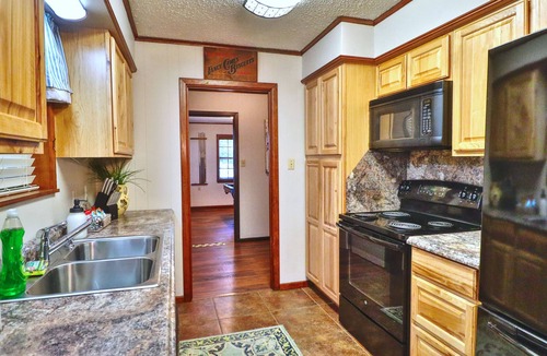 Texarkana House | Relaxing Lake House Retreat