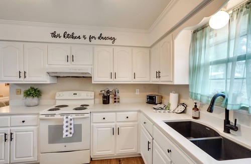 Lynn Haven House | Relaxing Lynn Haven Escape w/Screened Porch!