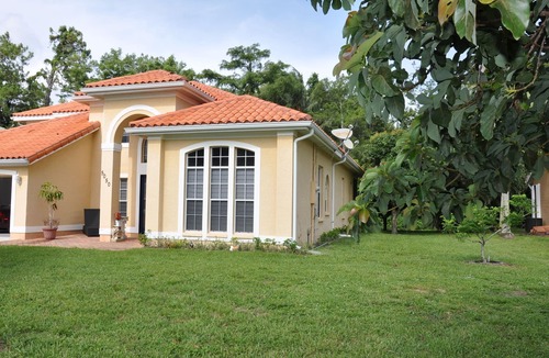 Crown Pointe House | Relaxing Modern 4BR Family Oasis in Napes- 10 Min to Beach & Downtown Fun