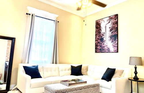 Irish Channel House | Relaxing Oasis 2 blocks to Magazine stroll to the FQ Irish channel