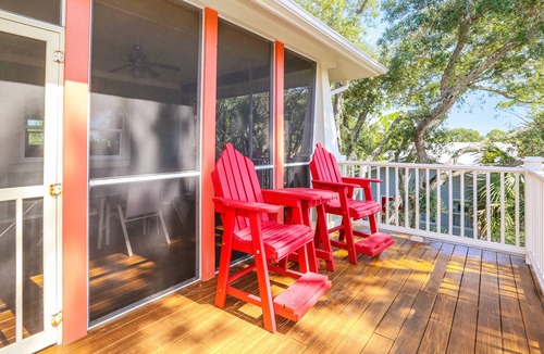 Indian Pass House | Relaxing, Screen Porch, Quiet ~ Attitude Adjustment