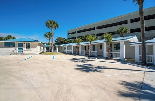 Miramar Beach House | Remodeled Beach Hotel w/Pool 4N