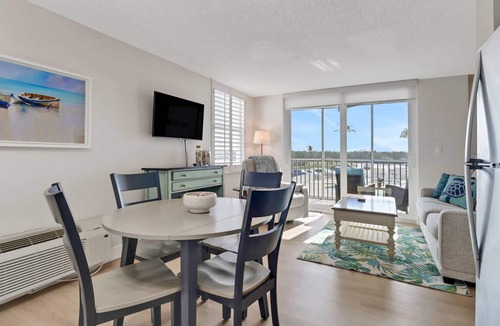 Bonita Springs Condo | Remodeled! Cozy & Charming Studio Condo! Walk to Beach! Pickleball, Beach Gear, Parking & WiFi!