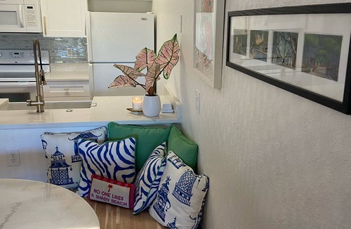 Placida House | Remodeled Hideaway- Golf Cart, Paddle Boards, Pool, Free Ferry