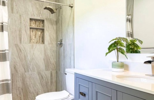 Milton House | Remodeled historical cottage w/firepit, super close to great beaches.