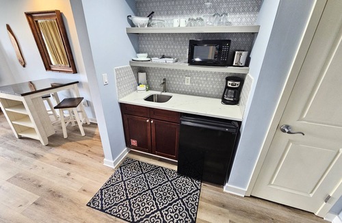 Sandestin Condo | Remodeled. Luau 6705 in Sandestin.Tram, wifi, larger Studio with balcony