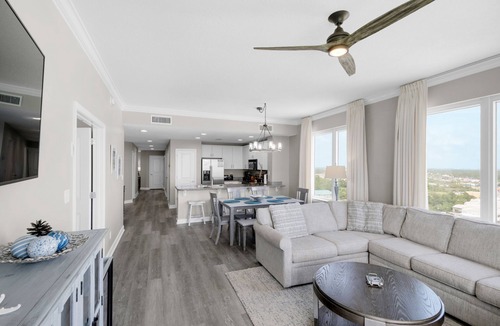 Long Beach Condo | 🌞Remodeled-Pool-Grandview East 1601- Azure Paradise🌞