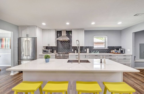 Northeast Carrollton House | Remote work, Near Highways, King bed, Family-friendly, Games, Foosball, Grill