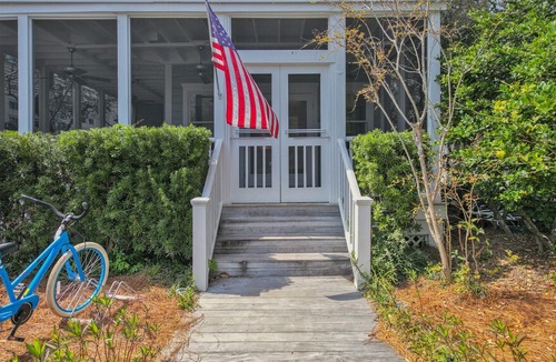 Seaside House | Rendezvous-Luxurious Seaside 3 bedroom home with 1 bedroom Carriage House
