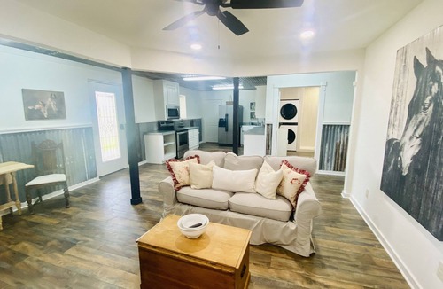 Weston House | Renovated 1-3 bedroom barn house, minutes to town