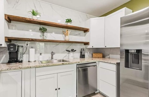 Tuscaloosa House | Renovated 4B Home - 3 miles to campus!