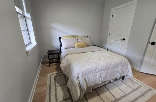 Lewisville House | Renovated 4BR 6 Bed 3 and a half Bath Near DFW Airport