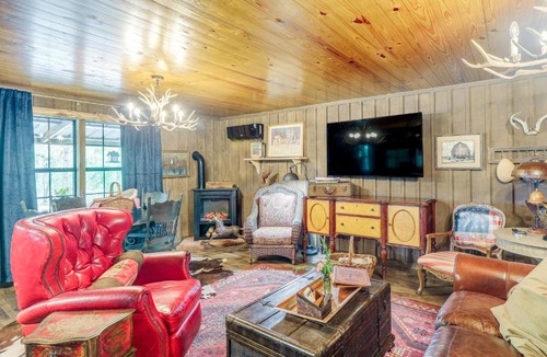 Scobey House | Renovated Cabin on 15 Forested Acres in Tillatoba!