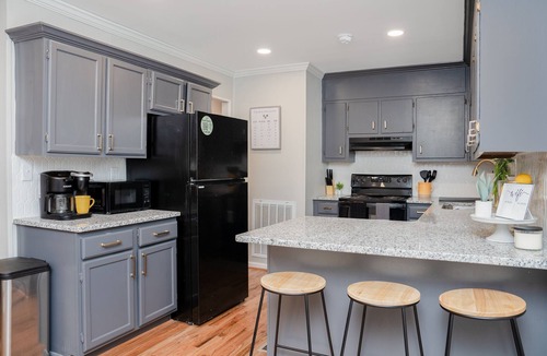 Siluria House | Renovated Family Home, Fenced Yard- 2King Beds-bunk room