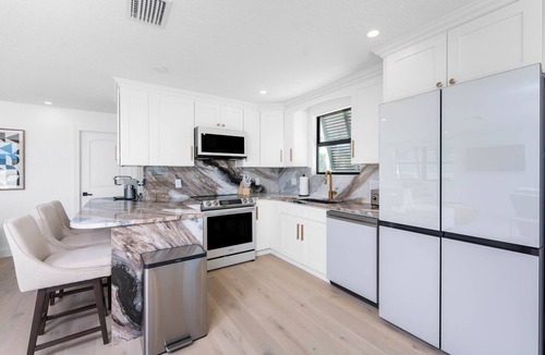 Englewood Cottage | Renovated Gulf Front Cottage Manasota Key Private Beach Access