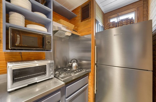 Seaside House | Renovated Seaside Cottage, Pet Friendly, Luxury Touches+ 2 Adult Bikes!