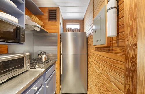 Seaside House | Renovated Seaside Cottage, Pet Friendly, Luxury Touches+ 2 Adult Bikes!