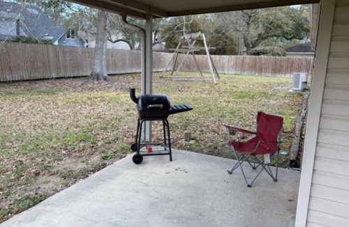 Slidell House | Rental home with Pool table and 6 beds
