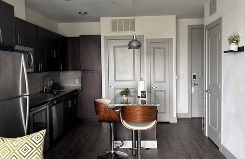 Addison Apartment | Resort style luxury pool & gym, close to everything, parking garage
