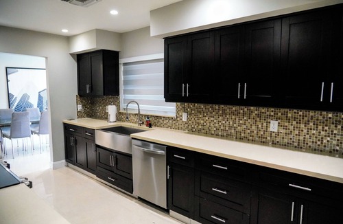 Palmetto Estates House | Retreat Near MIA Heated Pool BBQ & Playground