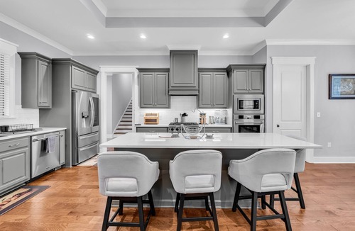 Mayhew House | Ridge's Way, Lakeside Sunsets and Fishing!