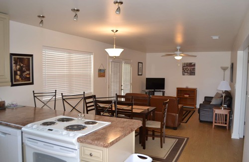Bahama Beach Cottage | RIGH ON THE BEACH, PRIVATE UPPER COTTAGE, 2BD2BA, XL Deck, FREE Private Parking
