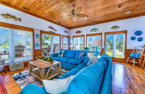 Carrabelle House | Riverfront Carrabelle Home with Furnished Patio!
