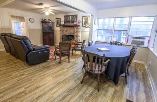 Karnack House | Riverfront Cottage with Fire Pit and Cozy Interior Perfect for Groups in Texas